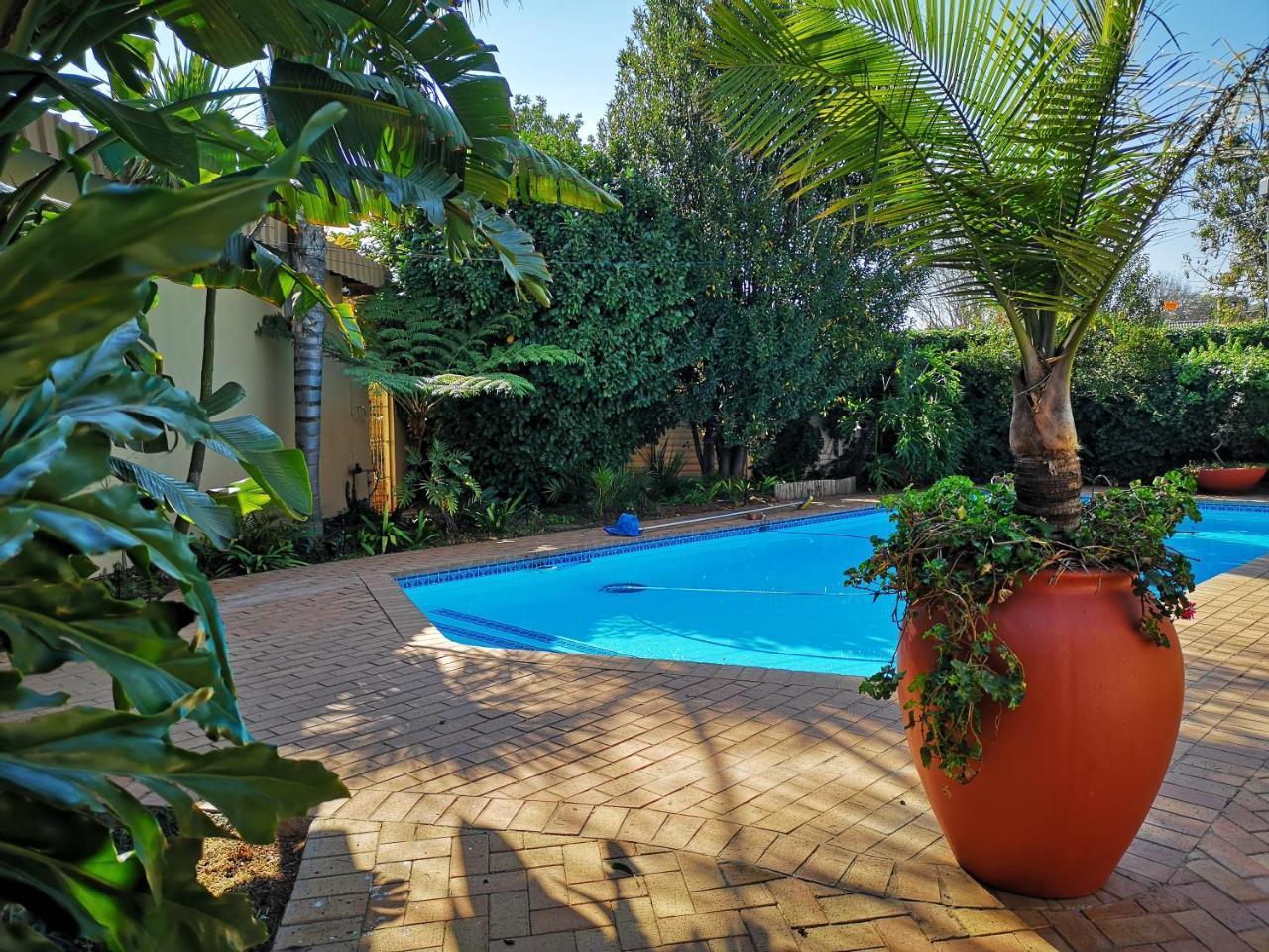 Rest-A-While Guest House - Pretoria Exterior foto