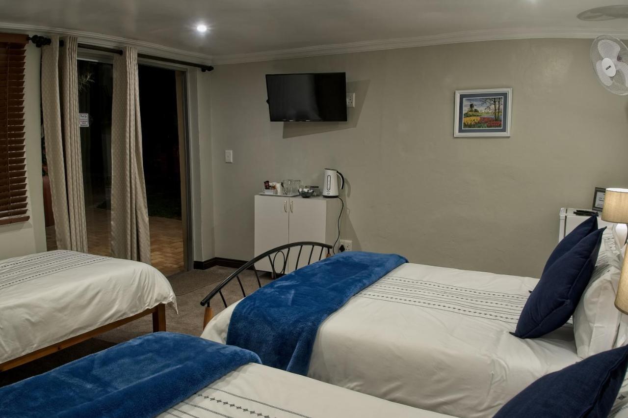 Rest-A-While Guest House - Pretoria Exterior foto