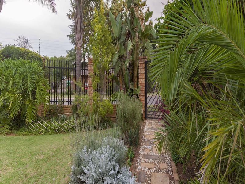 Rest-A-While Guest House - Pretoria Exterior foto